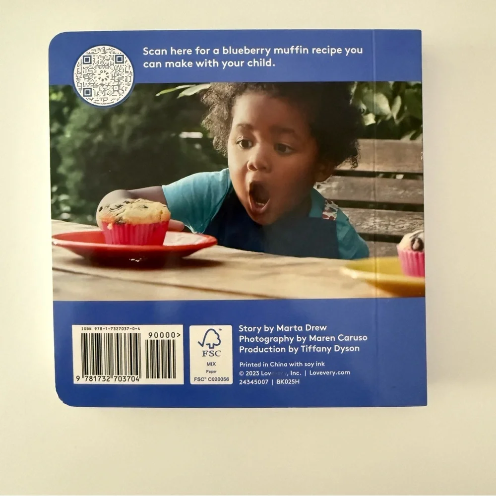 Lovevery Making Muffins Learning Toy Book - Blue